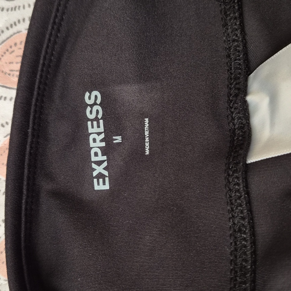Express Super High Waisted Body Contour Leggings size medium - Picture 7 of 7